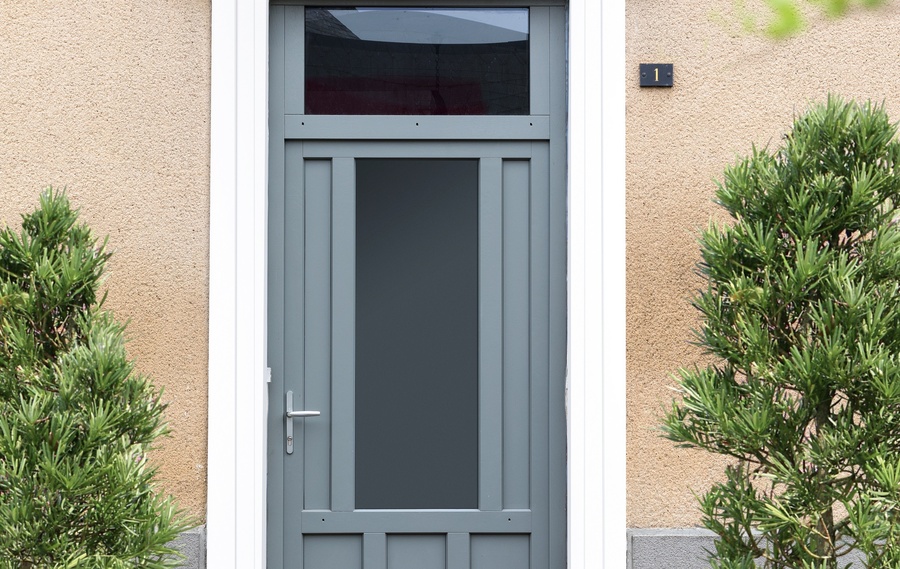Notre gamme de porte d'entrée en BOIS CLASSIQUE et CREATIVE CONTEMPORAINE à ST JEAN DE MONTS