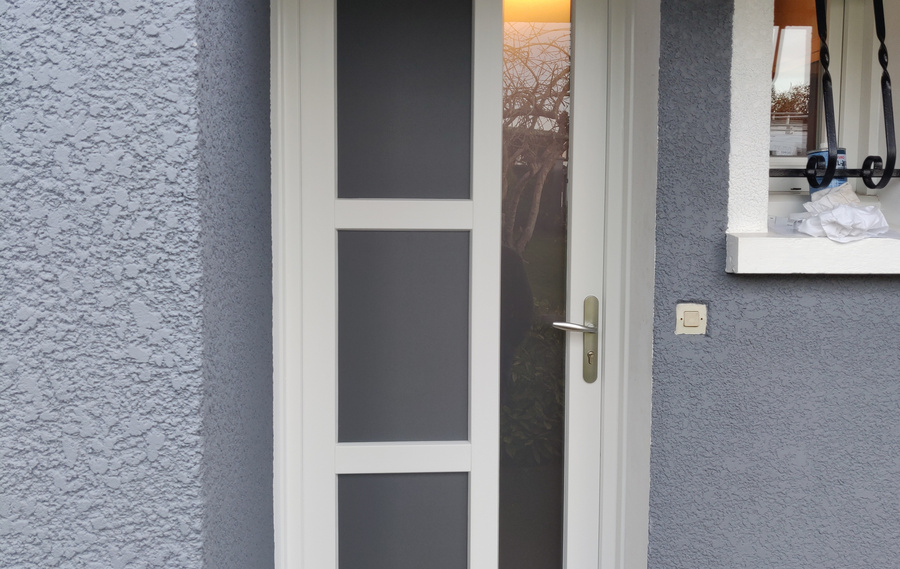 Notre gamme de portes d'entr&eacute;e en PVC CLASSIQUE et PVC CONTEMPORAINE &agrave;&nbsp;Challans